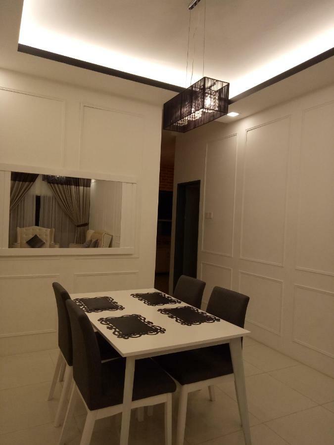 Classic English @ Ch ตานาห์ราตา ภายนอก รูปภาพ